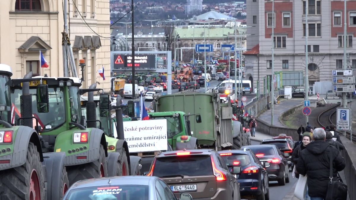 FOTO: Praha plná traktorů